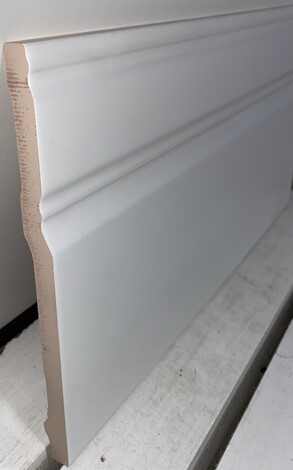 Плинтус Монфорте белый обрезной 20x40 фото 4