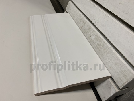 Плинтус Монфорте белый обрезной 20x40 фото 5