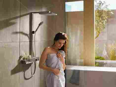 Hansgrohe Raindance E Showerpipe 300 1jet с ShowerTablet 600 душевой гарнитур термостатический, настенный с ручным и верхним душем 27363000 фото 3